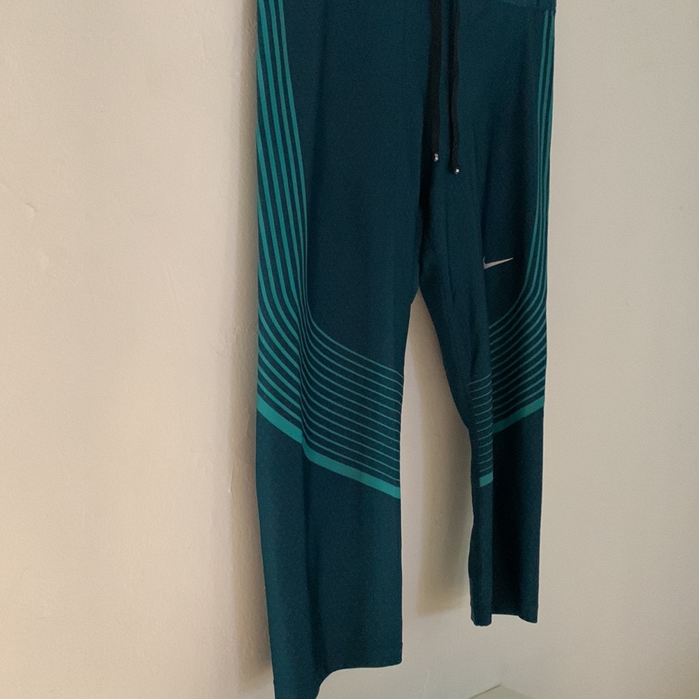 Nike Crops - image 2